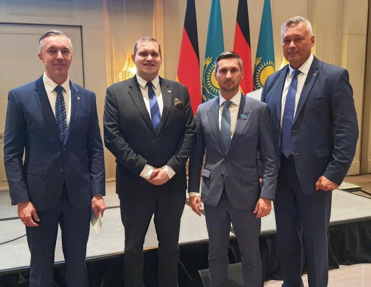 Eugen Schmidt, MdB, Urs Unkauf (BWA), Yevgeniy Bolgert (Senatsmitglied Kasachstan) und Frank Trenkler